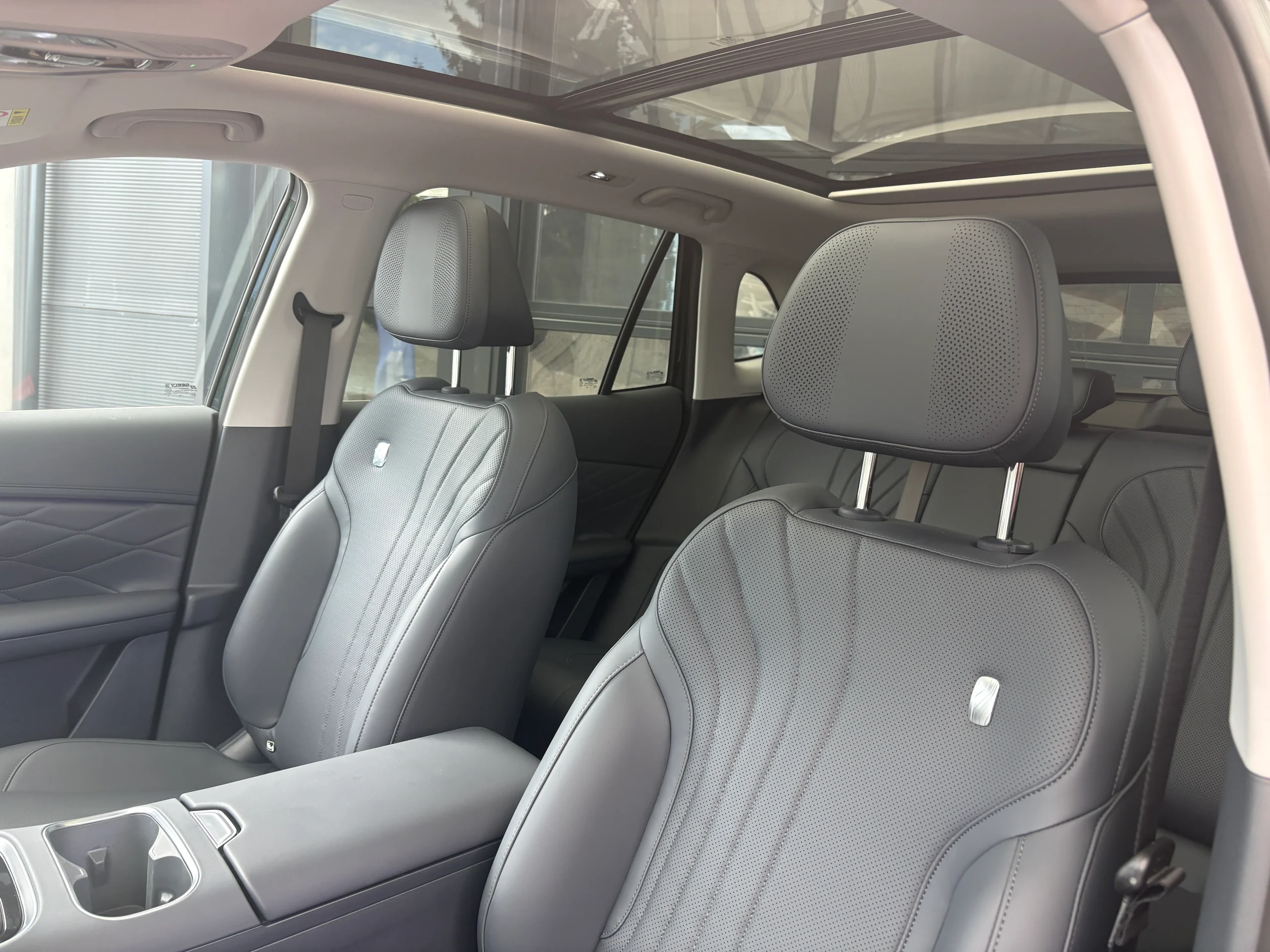 ELADÓ GEELY STARRAY EM-I MAX+ KÉSZLETRŐL - ZÖLD 5 GM26009 Starray Max zold kek raktari belso fekvo 1 scaled