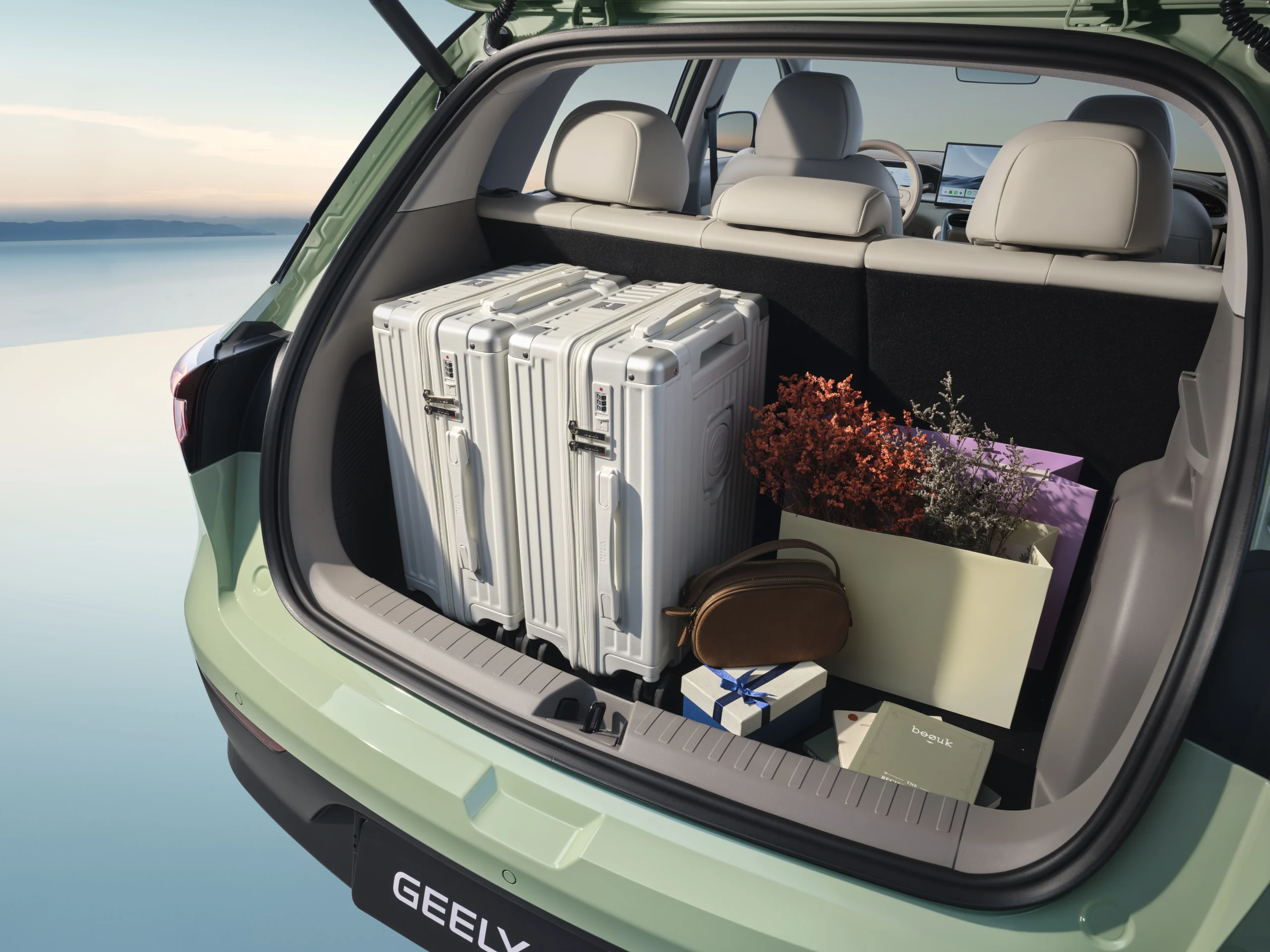 GEELY E2 11 GEELY E2 variálható csomagtér