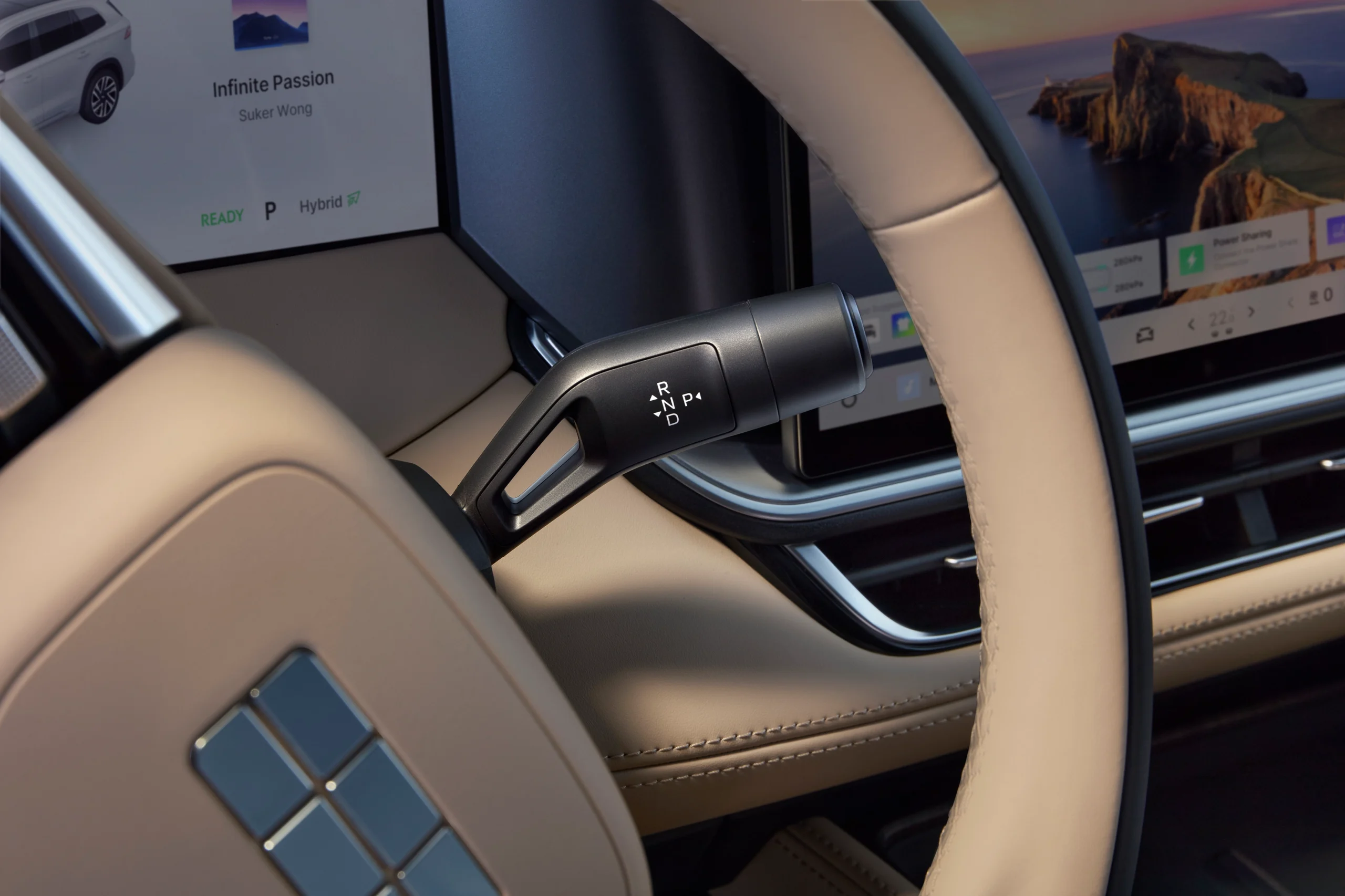 GEELY MONJARO EM-i 19 MINDEN KÉZNÉL A tervezésnél nagy hangsúlyt kapott az ergonómia és a kényelem egyaránt